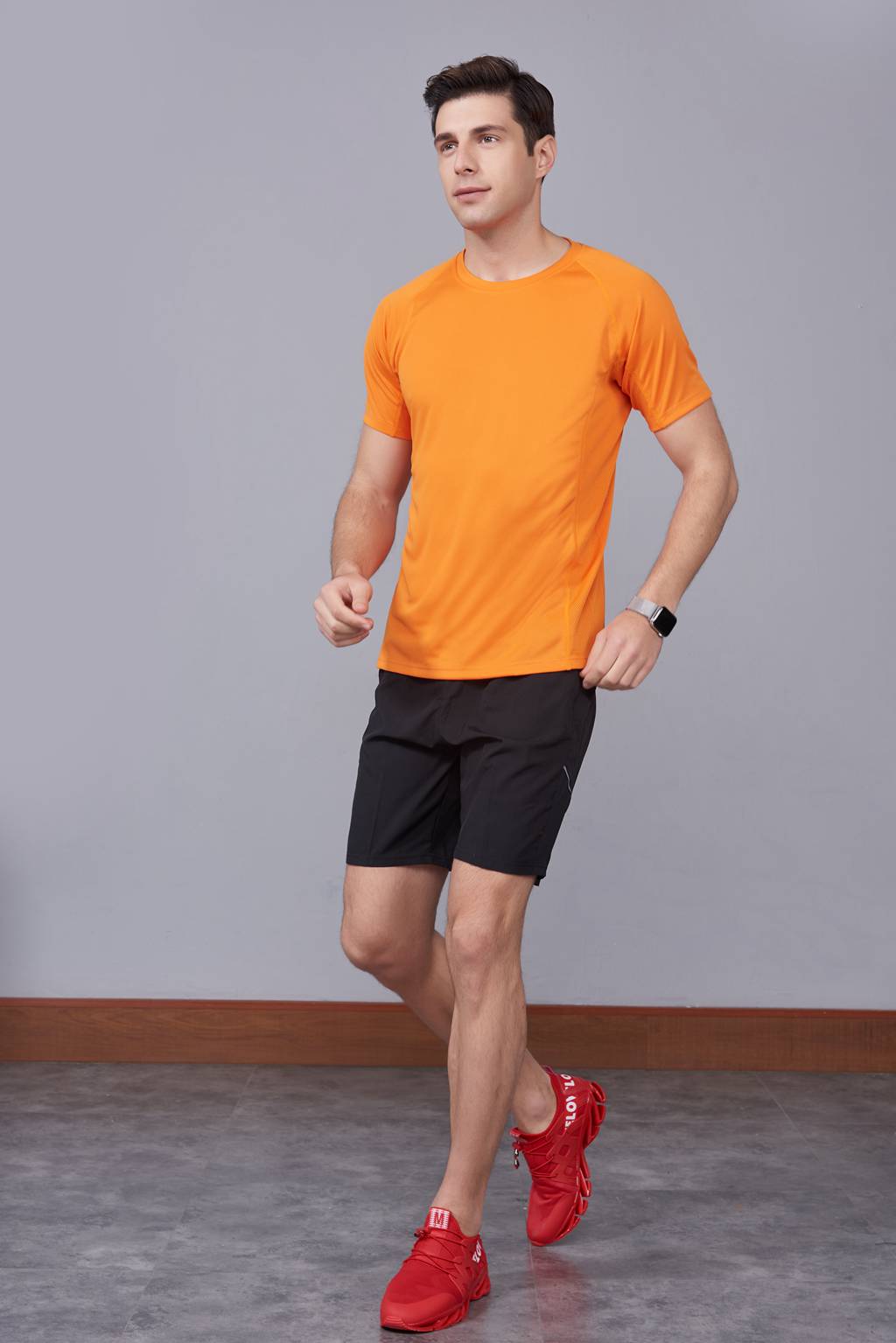 純色T恤  簡約大方經(jīng)典時(shí)尚  橘色