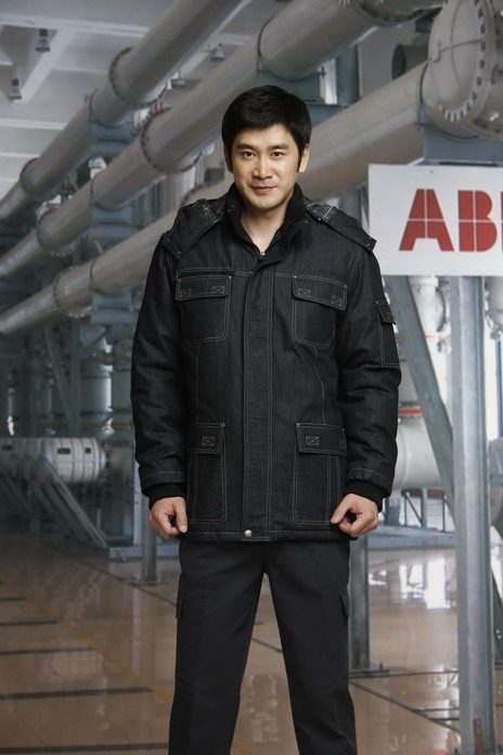 應(yīng)當(dāng)如何挑選冬季工作服定做的面料