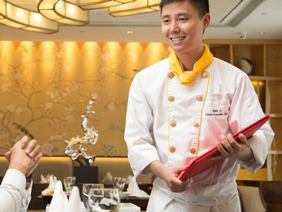 定制餐飲店工作服價格是多少？會受到哪方面的影響？